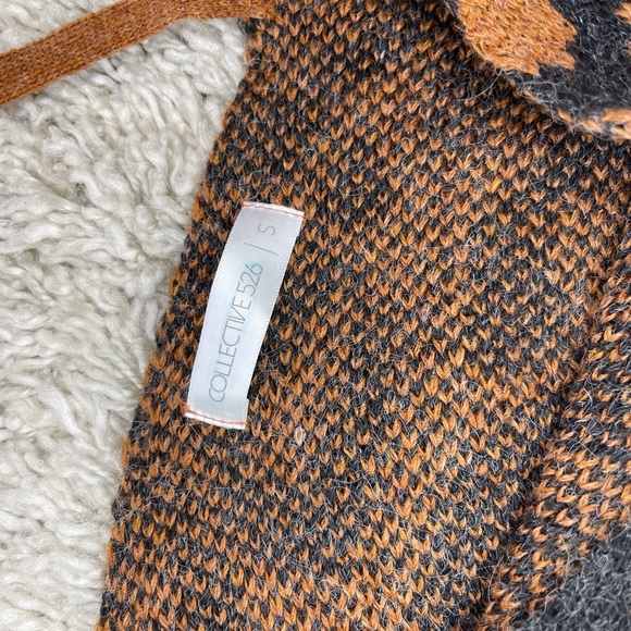 Leopard sweatshirt, wore 2 times, like new - Picture 3 of 4